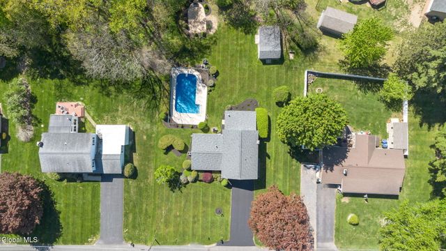 4 Country Fair Lane, Glenville, NY 12302