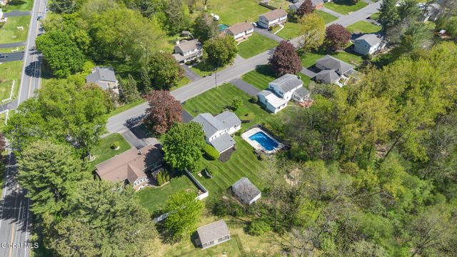 4 Country Fair Lane, Glenville, NY 12302