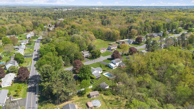 4 Country Fair Lane, Glenville, NY 12302