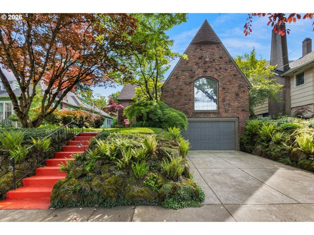 608 Ne FLORAL Pl, Portland, OR 97232