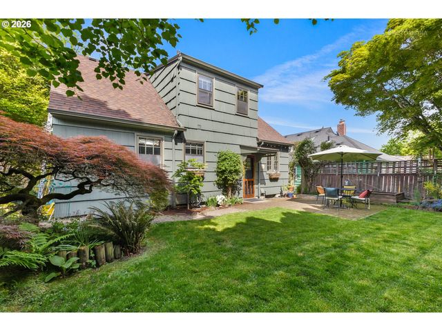 608 Ne FLORAL Pl, Portland, OR 97232