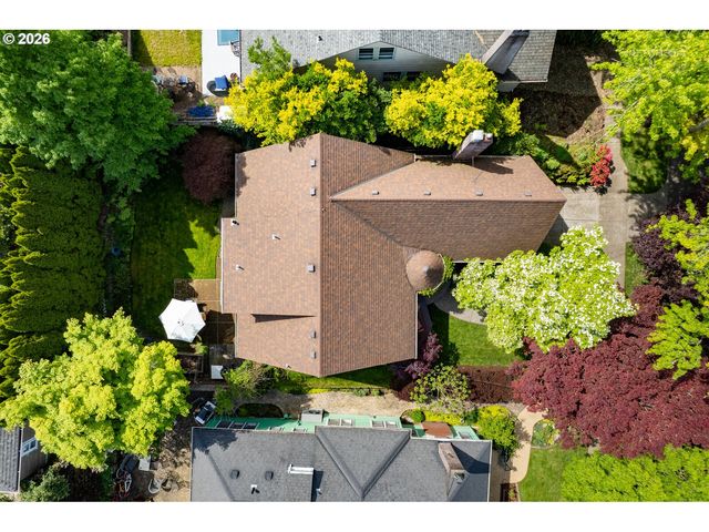 608 Ne FLORAL Pl, Portland, OR 97232