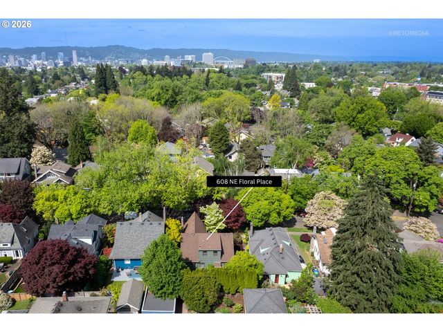 608 Ne FLORAL Pl, Portland, OR 97232