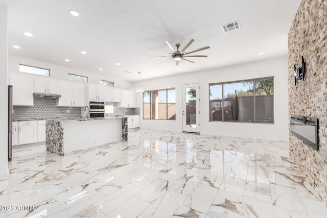 11530 S MORNINGSIDE Drive, Goodyear, AZ 85338