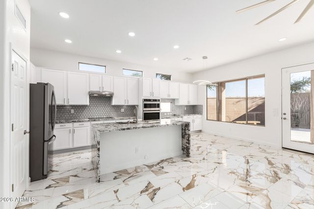 11530 S MORNINGSIDE Drive, Goodyear, AZ 85338