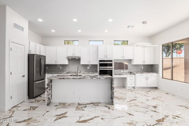 11530 S MORNINGSIDE Drive, Goodyear, AZ 85338