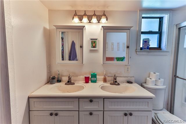 1595 N DUNKENFIELD Avenue, Crystal River, FL 34429