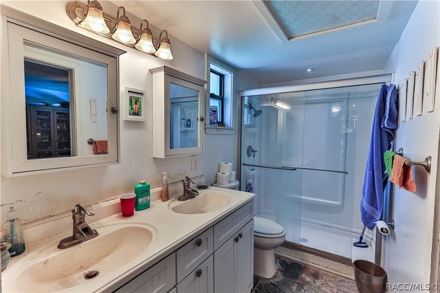 1595 N DUNKENFIELD Avenue, Crystal River, FL 34429
