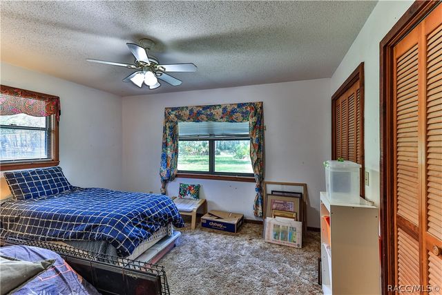 1595 N DUNKENFIELD Avenue, Crystal River, FL 34429