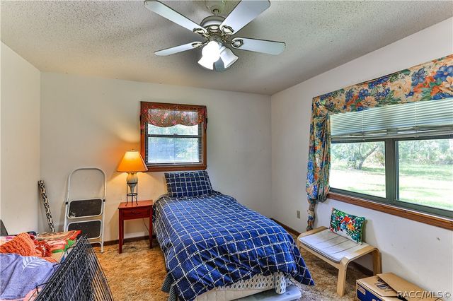 1595 N DUNKENFIELD Avenue, Crystal River, FL 34429
