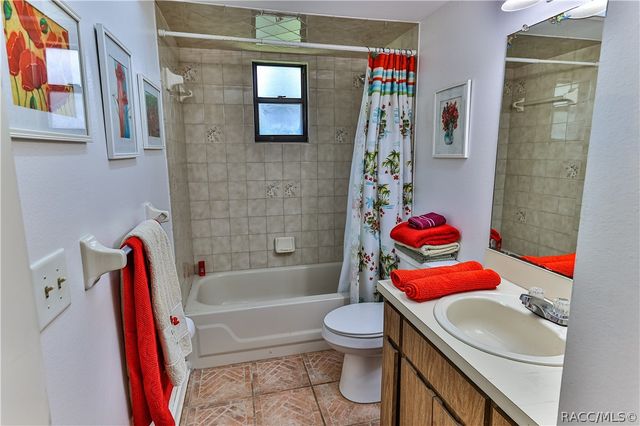 1595 N DUNKENFIELD Avenue, Crystal River, FL 34429