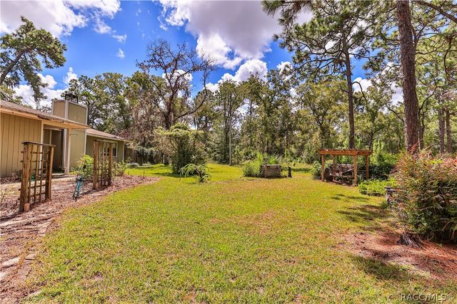 1595 N DUNKENFIELD Avenue, Crystal River, FL 34429