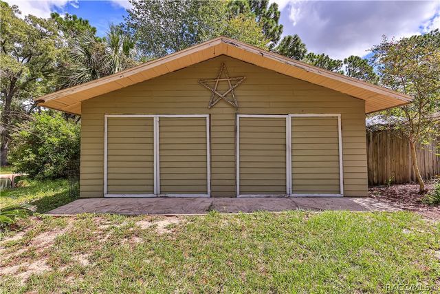 1595 N DUNKENFIELD Avenue, Crystal River, FL 34429