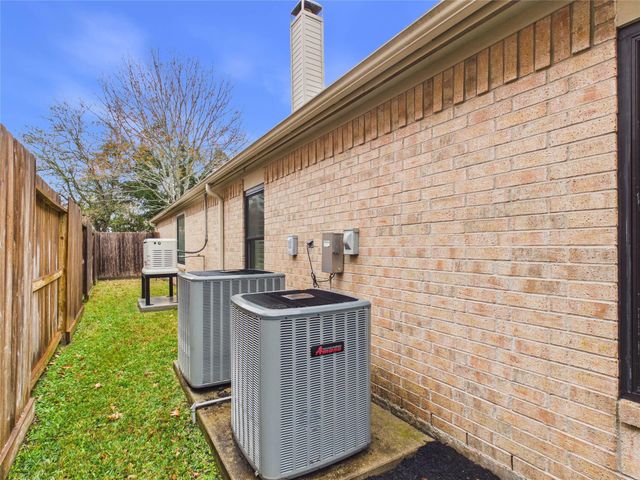 2909 Autumn Cove Court, Friendswood, TX 77546