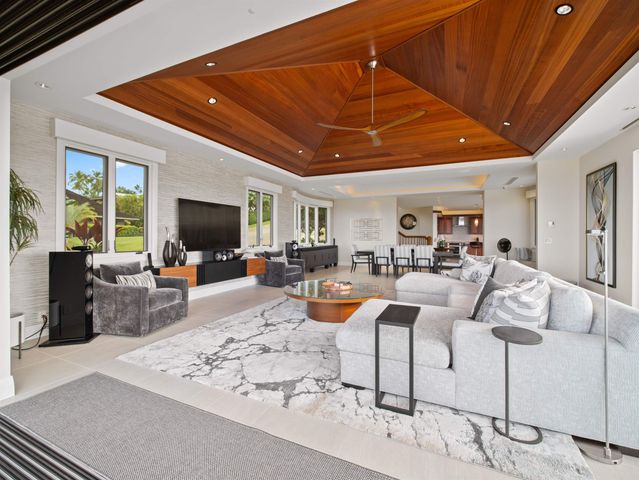 192 Halau Pl, Kihei, HI 96753