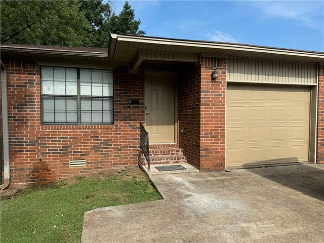 1311 S Commerce Avenue, Russellville, AR 72801