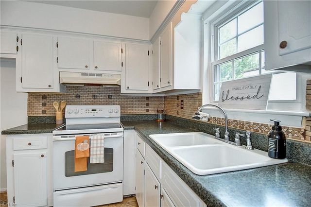 3448 Poppy CRES, Virginia Beach, VA 23453