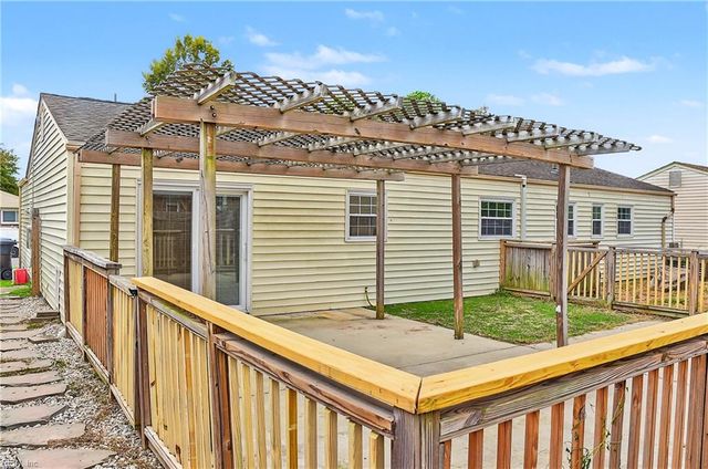 3448 Poppy CRES, Virginia Beach, VA 23453