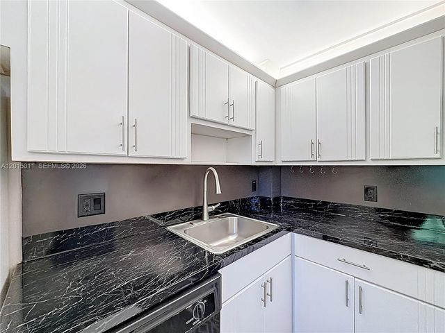 605 Oaks Dr 405, Pompano Beach, FL 33069