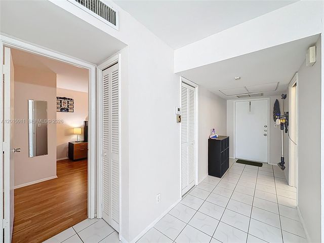 605 Oaks Dr 405, Pompano Beach, FL 33069