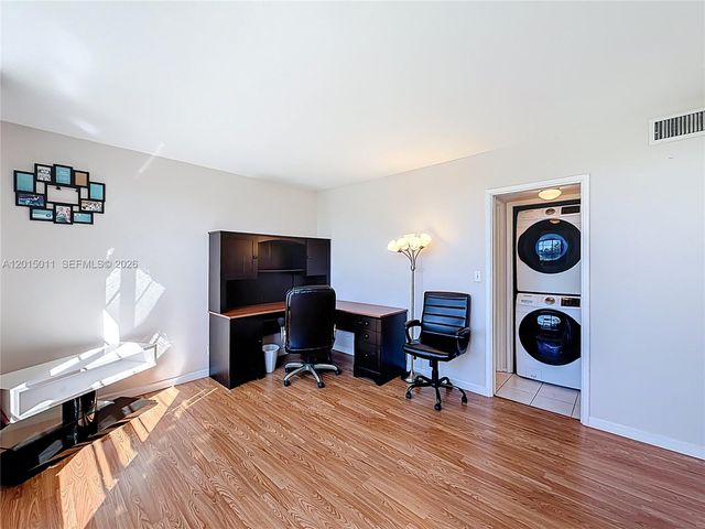 605 Oaks Dr 405, Pompano Beach, FL 33069