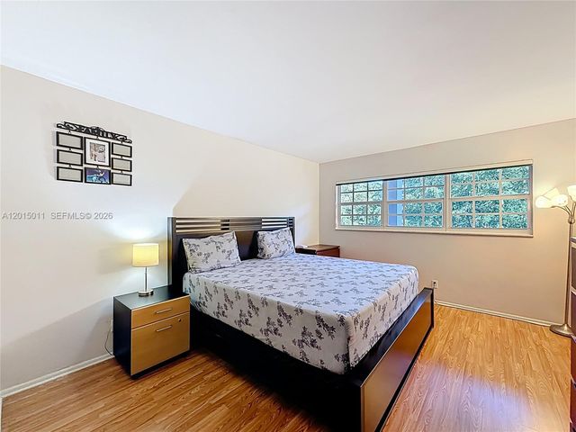 605 Oaks Dr 405, Pompano Beach, FL 33069