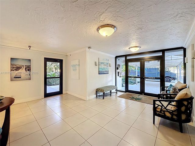 605 Oaks Dr 405, Pompano Beach, FL 33069