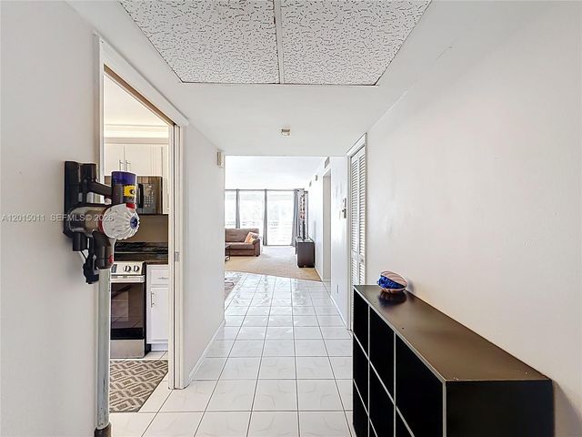 605 Oaks Dr 405, Pompano Beach, FL 33069
