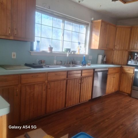 326 The Forest RD, Dale, TX 78616