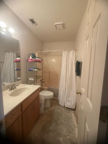 326 The Forest RD, Dale, TX 78616