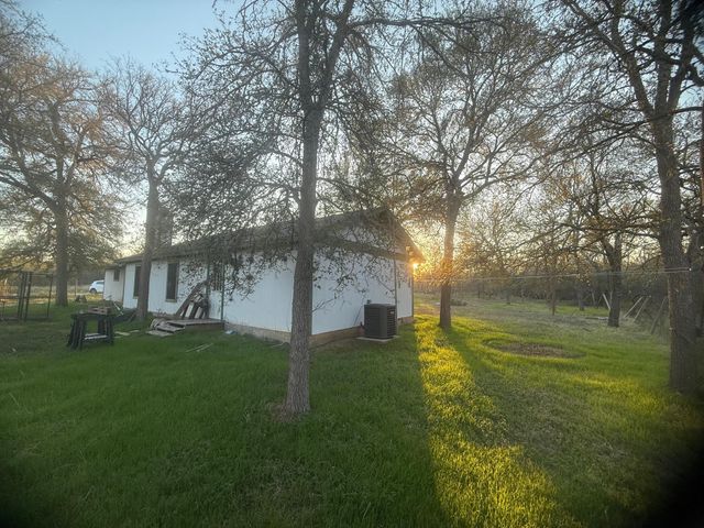 326 The Forest RD, Dale, TX 78616