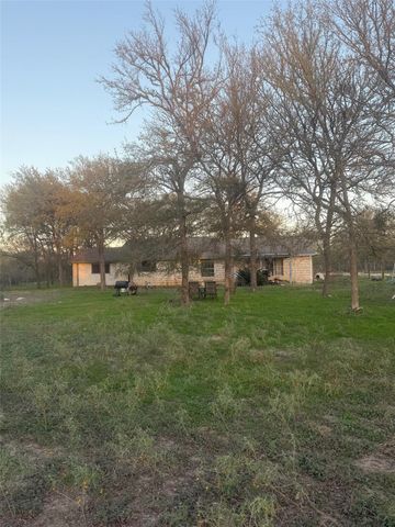 326 The Forest RD, Dale, TX 78616
