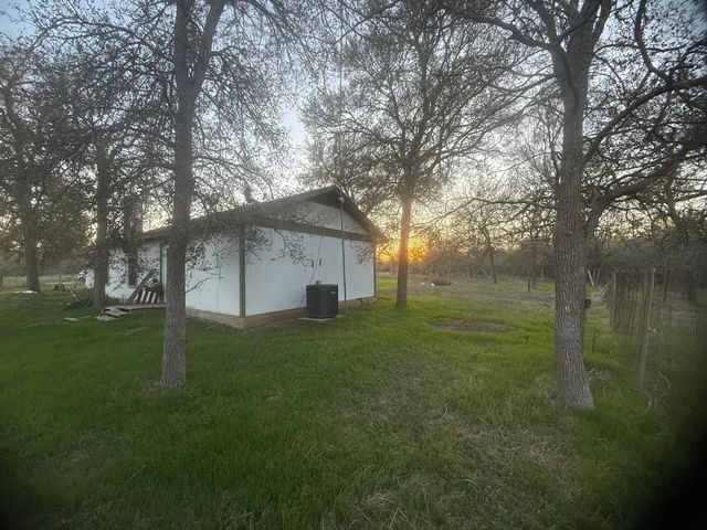 326 The Forest RD, Dale, TX 78616