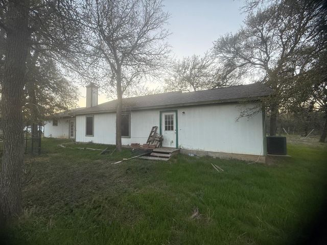 326 The Forest RD, Dale, TX 78616