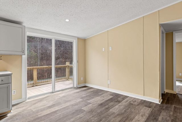 3162 Old Hurricane Rd, Rocky Face, GA 30740