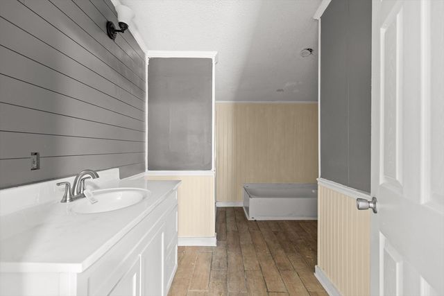 3162 Old Hurricane Rd, Rocky Face, GA 30740