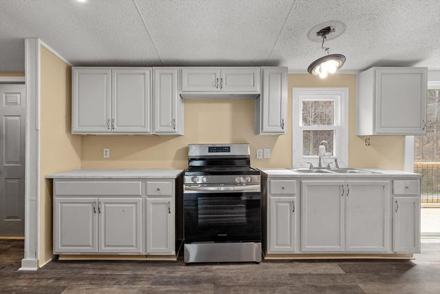 3162 Old Hurricane Rd, Rocky Face, GA 30740