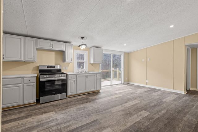 3162 Old Hurricane Rd, Rocky Face, GA 30740