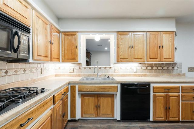 604 Howard Court, Edmond, OK 73003