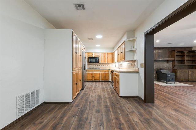 604 Howard Court, Edmond, OK 73003