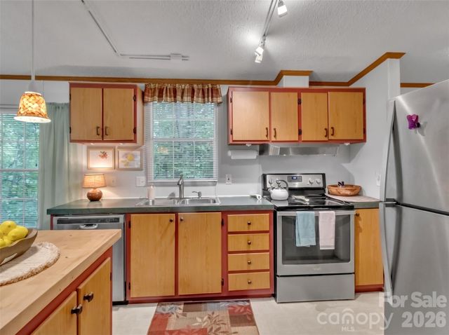 315 Oakstone Drive, Waynesville, NC 28785