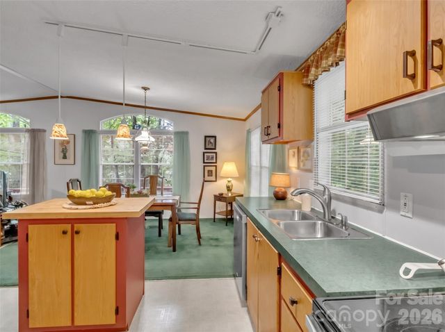 315 Oakstone Drive, Waynesville, NC 28785