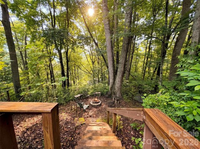 315 Oakstone Drive, Waynesville, NC 28785