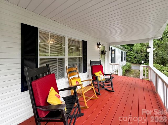 315 Oakstone Drive, Waynesville, NC 28785