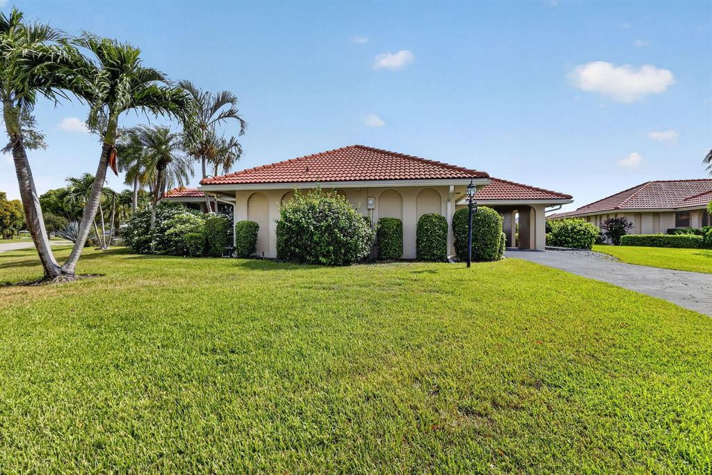 213 Rio Vista Circle, Atlantis, FL 33462