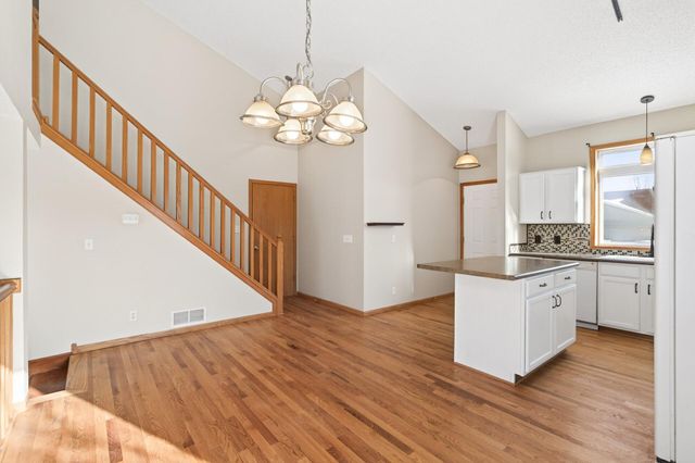 1596 Chartreux Avenue, Shakopee, MN 55379