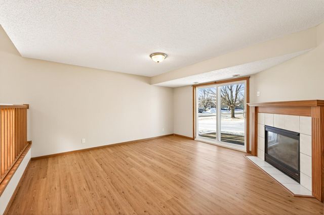 1596 Chartreux Avenue, Shakopee, MN 55379