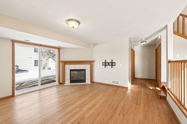 1596 Chartreux Avenue, Shakopee, MN 55379