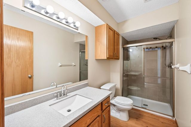 1596 Chartreux Avenue, Shakopee, MN 55379