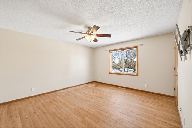 1596 Chartreux Avenue, Shakopee, MN 55379